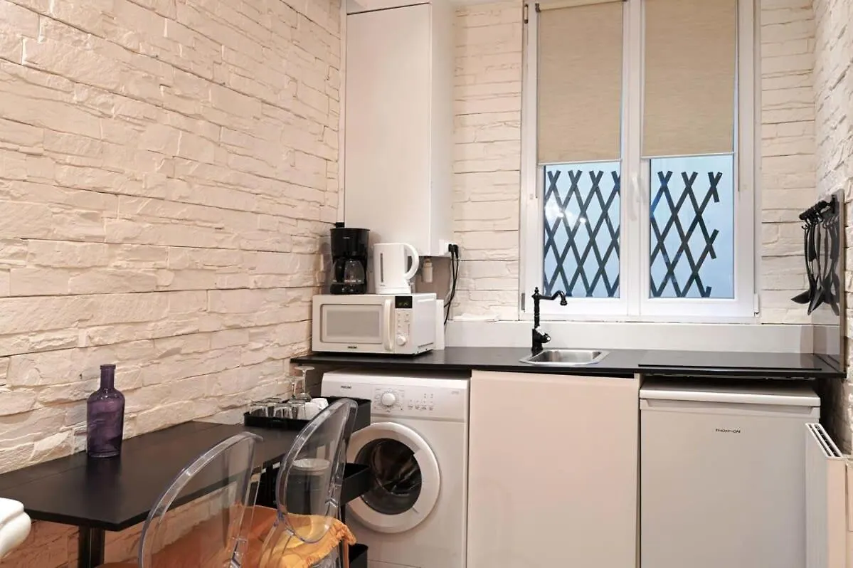 Cosy And Modern Updated Studio